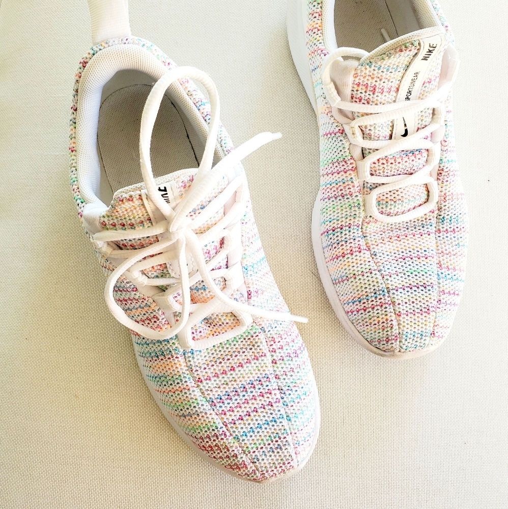 Nike - Picture 6 of 6